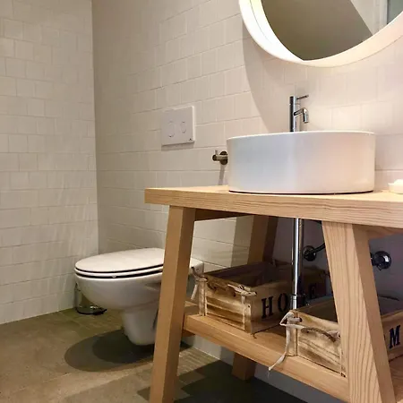 Charming Design House In With Garden - 43 Montijo