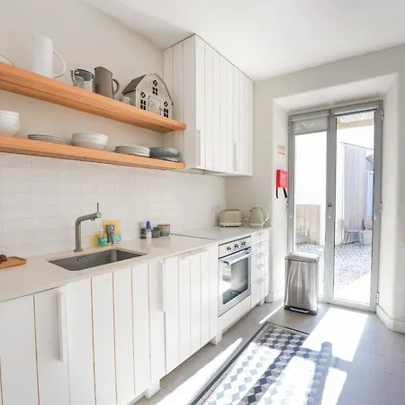 Charming Design House In With Garden - 43 * Montijo