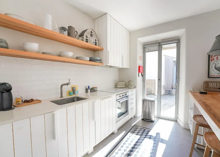 Charming Design House In With Garden - 43 * 蒙蒂茹