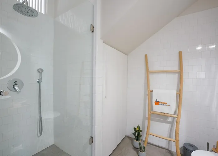 度假居 Charming Design House In With Garden - 43 *